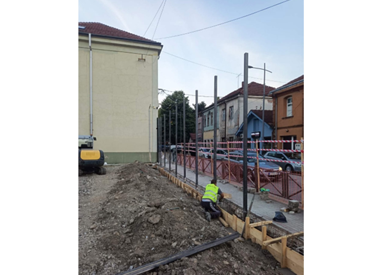 rekonstrukcija-i-adaptacija-skolskog-dvorista-i-igralista-tehnicke-skole-u-ivanjici-006