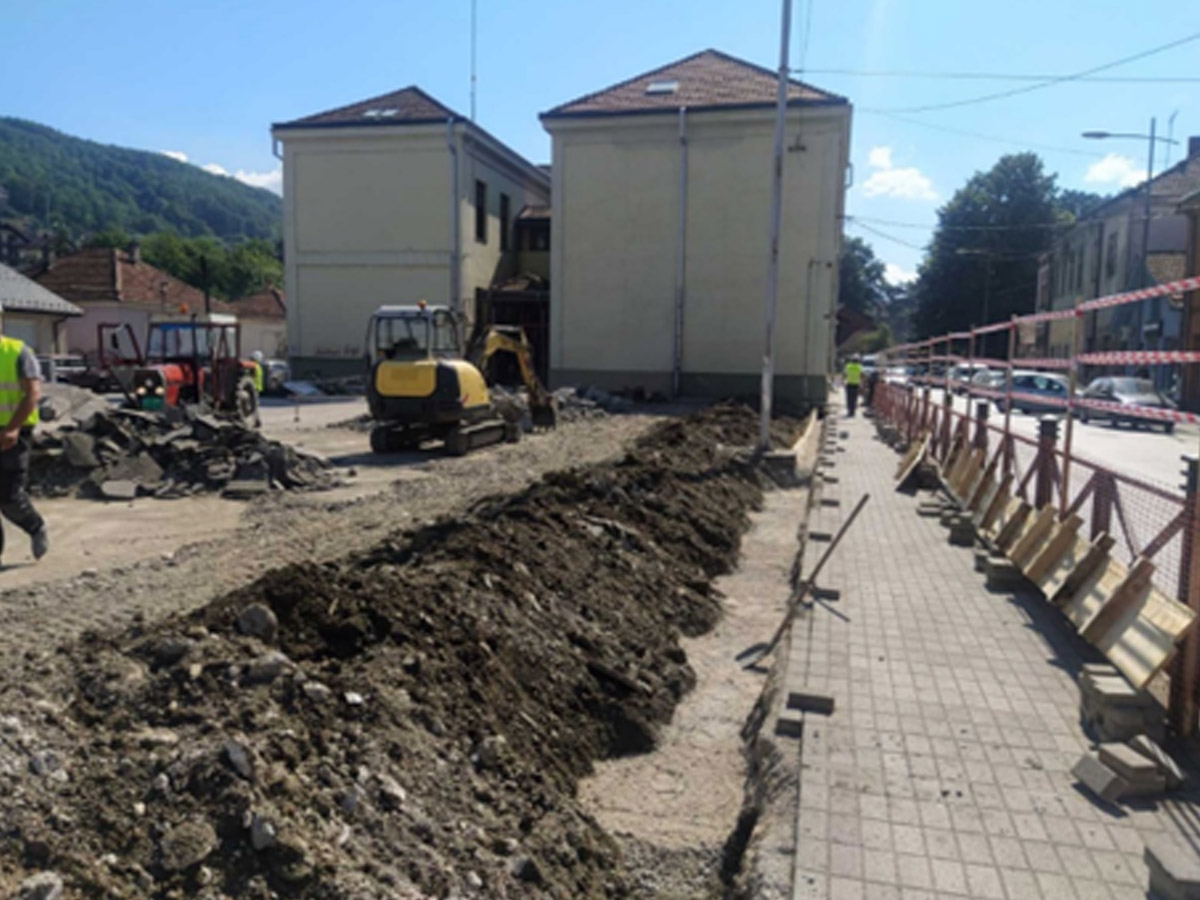 rekonstrukcija-i-adaptacija-skolskog-dvorista-i-igralista-tehnicke-skole-u-ivanjici-008
